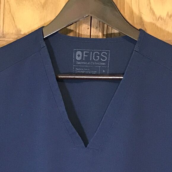 Figs Casma Three-Pocket Scrub Top Women's S Navy Blue Poly/Rayon/Spandex V-Neck - Picture 4 of 10
